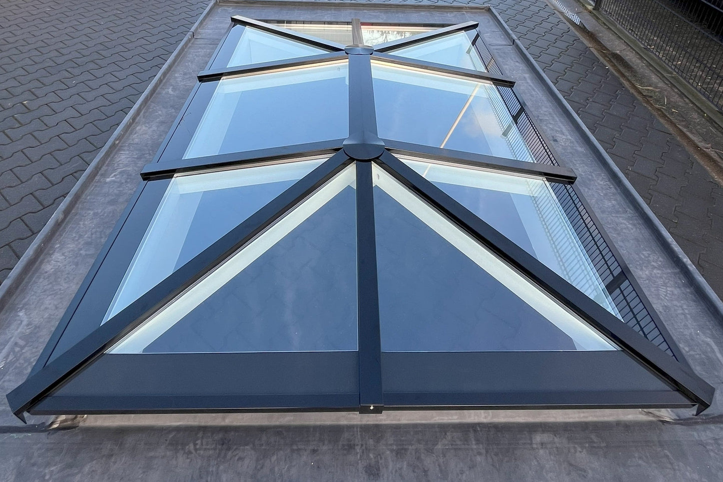 Lichtstraat Schilddak - Geïsoleerd - 337,6 x 255 cm | 10 vakken